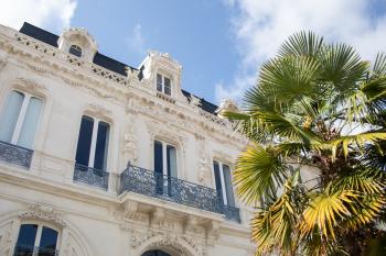 Façade